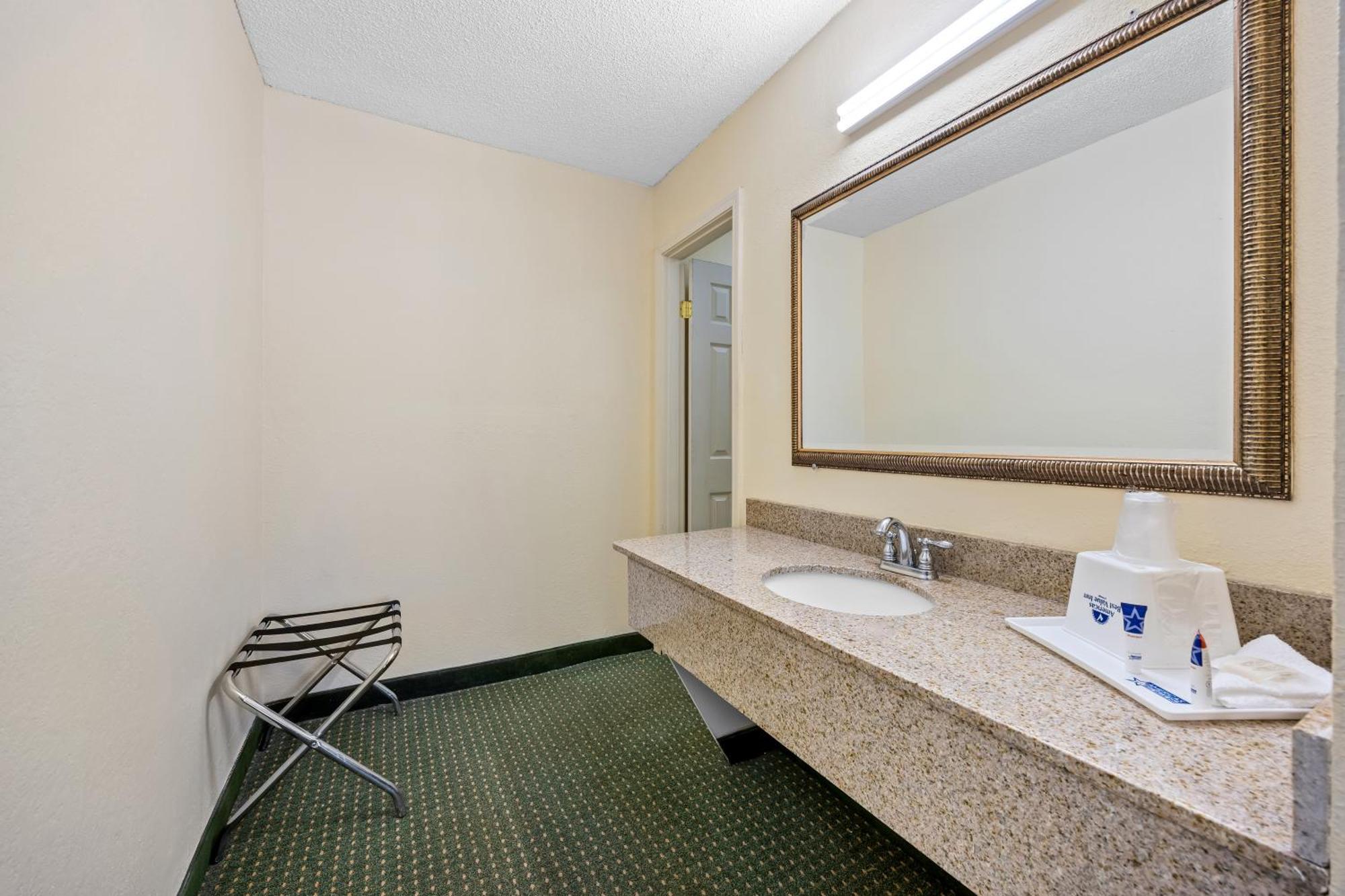 America'S Best Value Inn-Columbia Exterior photo